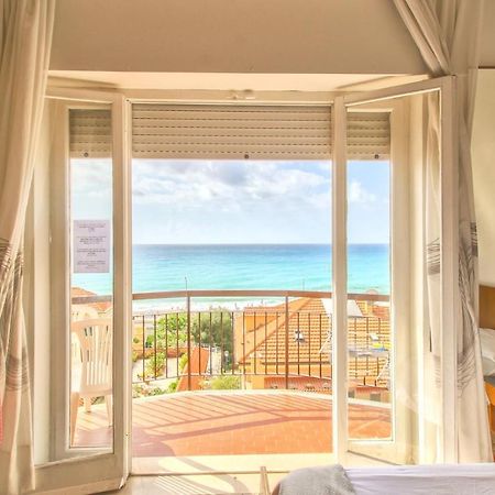 Hotel Minerva Pietra Ligure Exteriör bild