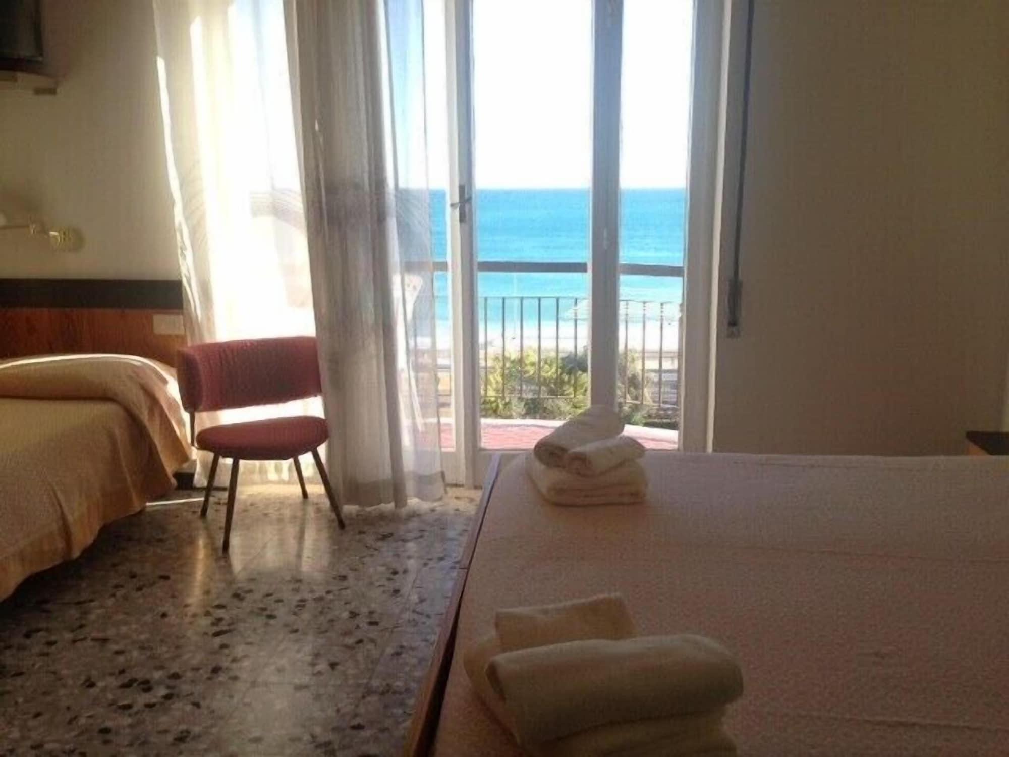 Hotel Minerva Pietra Ligure Exteriör bild