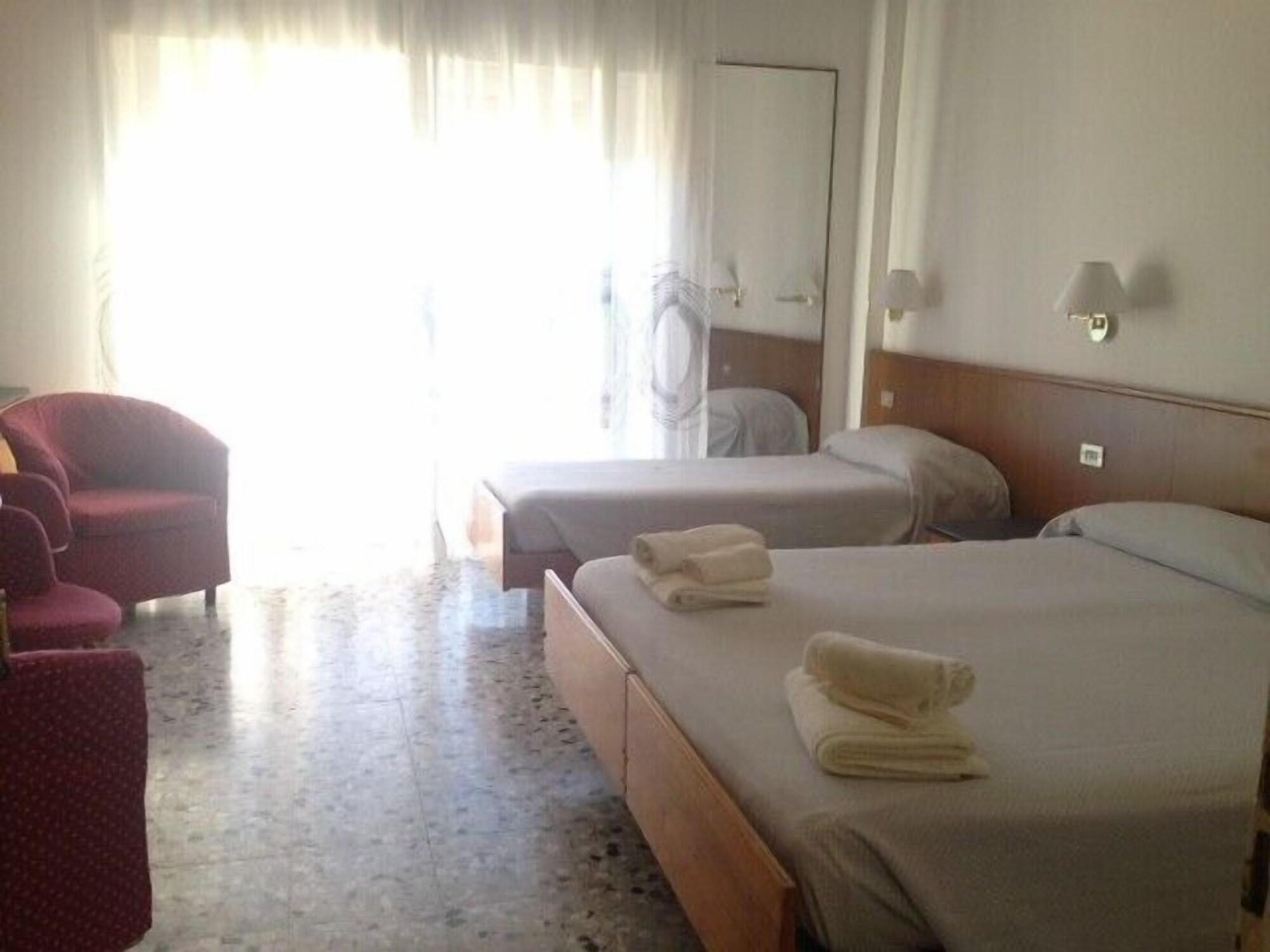 Hotel Minerva Pietra Ligure Exteriör bild