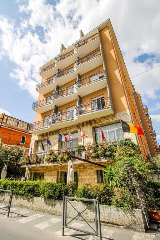 Hotel Minerva Pietra Ligure Exteriör bild
