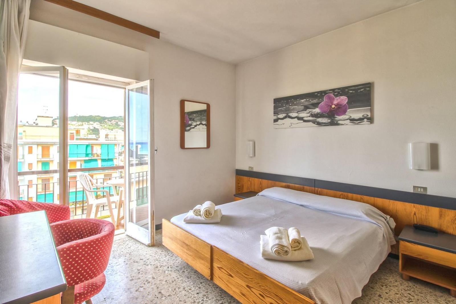 Hotel Minerva Pietra Ligure Exteriör bild