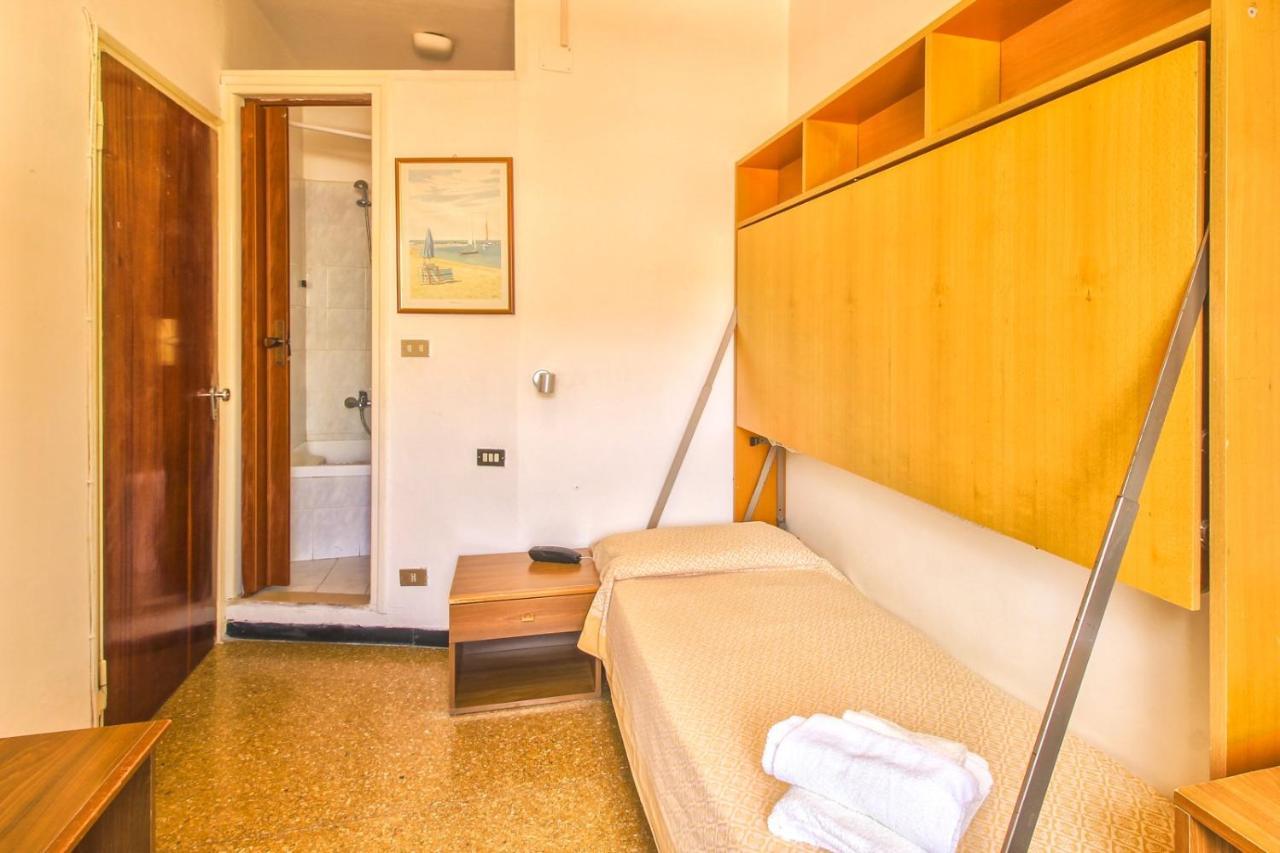 Hotel Minerva Pietra Ligure Exteriör bild